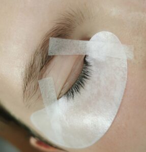 przedłużanie rzęs taśma papierowa