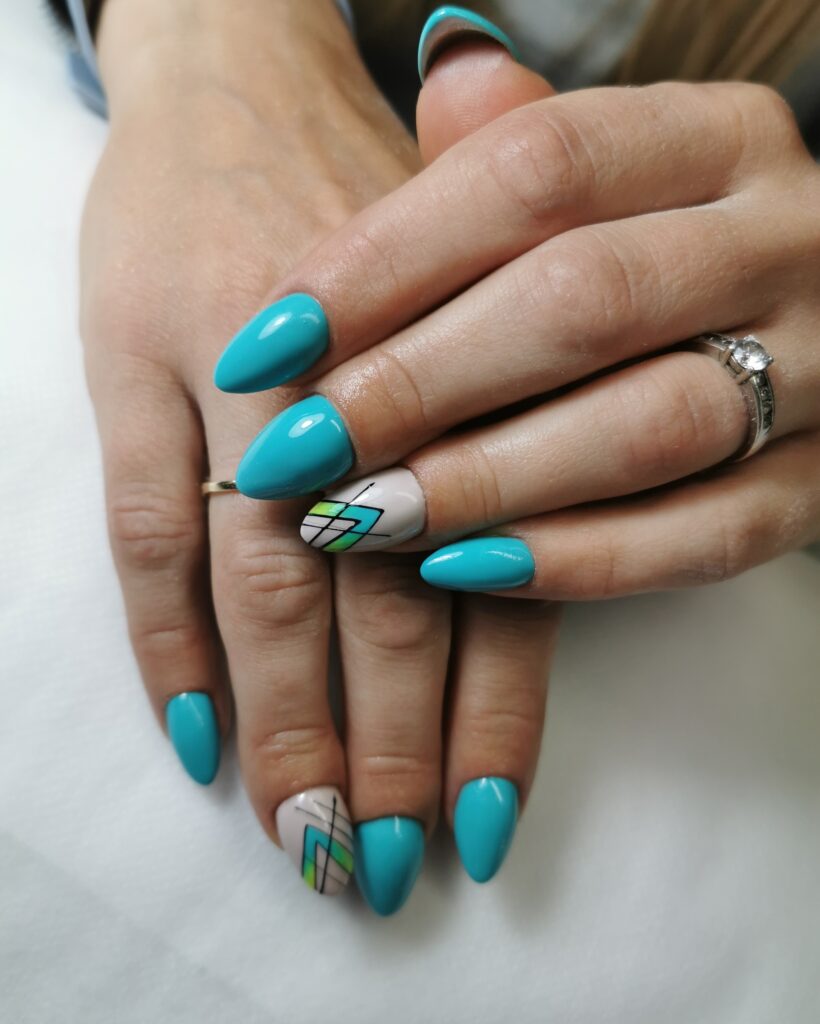 kurs zdobienia paznokci