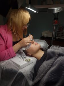 kurs przedłużania rzęs