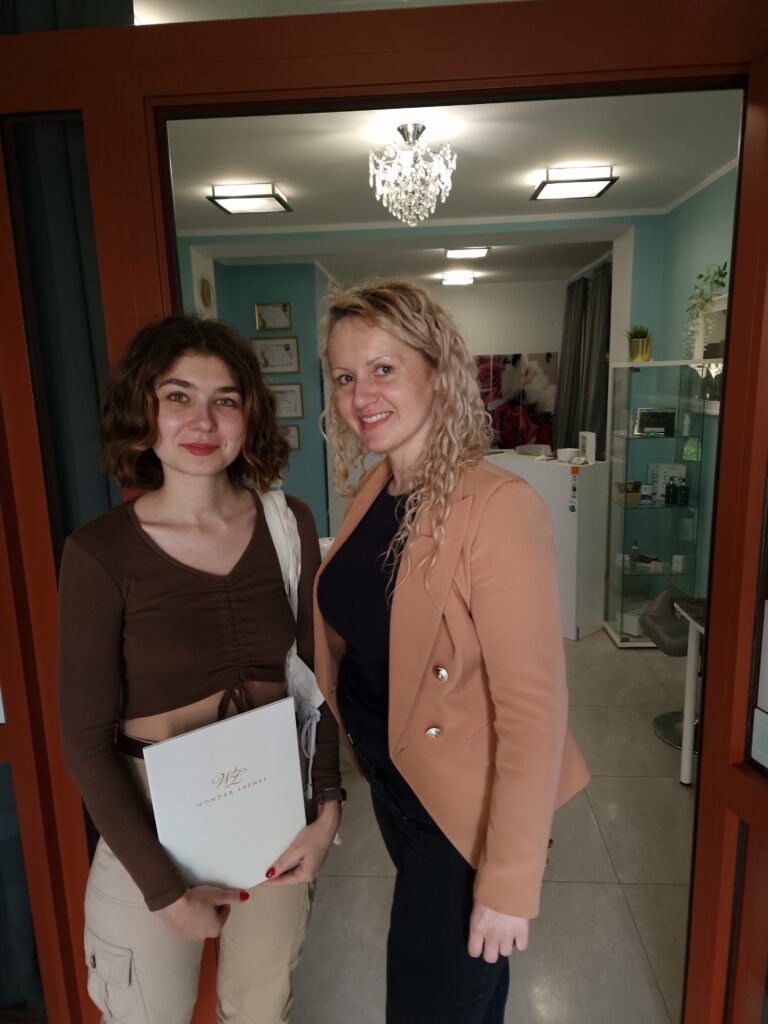 szkolenia rzesy, brwi, kurs, kursy, szkola rzes, kursanci, opinie, przedluzanie rzes